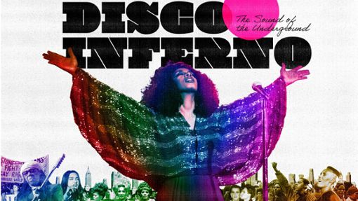Der Film zeigt, wie Disco wichtige Themen der heutigen Zeit aufgreift. So zum Beispiel Female Em­powerment und LGBTQIA+.  Foto: © BBC Studios