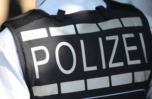 Die Polizei sucht Zeugen wegen eines Vorfalls am Bahnhof Zuffenhausen. Foto: IMAGO/Maximilian Koch/IMAGO/Maximilian Koch
