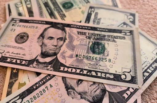 Die US-Notenbank hebt den Leitzins abermals an (Symbolbild). Foto: IMAGO/Russian Look/IMAGO/Maksim Konstantinov