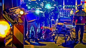 Nach diesem Unfall an der Willy-Brandt-Straße sollen vier Beamte brutaler als notwendig gegen einen Unfallbeteiligten vorgegangen sein. Foto: 7aktuell/Simon Adomat