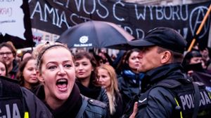 Immer wieder hatten Zehntausende gegen die Verschärfung des Abtreibungsrechts in Polen demonstriert. (Archivfoto) Foto: dpa