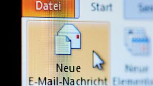 Aufgrund eines Softwarefehlers blieben zahlreiche E-Mails auf Exchange-Servern stecken. Foto: dpa/Jan-Philipp Strobel
