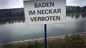 Ein Bad im Neckar ist verlockend, aber nicht ungefährlich. Foto: Achim zweygarth