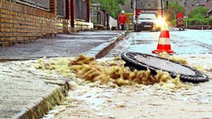 Hochwasser nehmen zu, da sind sich Wissenschaftler einig. Die Kommunen bereiten sich entsprechend vor. Foto: dpa