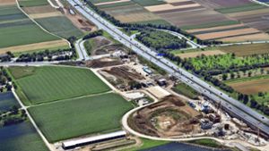 Komplett umgestaltet wird die Autobahn-Anschlussstelle Esslingen. Parallel zur Autobahn wird die ICE-Neubaustrecke verlaufen. Foto: Bahn