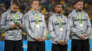 Die deutsche Olympia-Auswahl hat im Fußballfinale gegen Gastland Brasilien verloren und steht nun mit Silber auf dem Podest. Foto: dpa