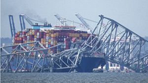 Ein Schiff rammte die Brücke in Baltimore und brachte sie zum Einsturz. Foto: IMAGO/Cover-Images/IMAGO