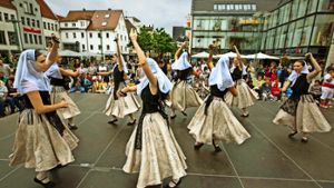Das Folklore-Ensemble der katalanischen Partnermusikschule  begeistert mit traditionellen Tänzen.. Foto:  