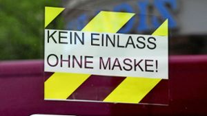 Klare  Sache: In Geschäften gilt Maskenpflicht. Uneinsichtige bringen Ladeninhaber in eine prekäre Lage. Foto: dpa/Hendrik Schmidt