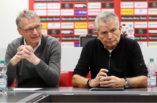 VfB-Sportvorstand Michael Reschke (links) und Präsident Wolfgang Dietrich wollen schnell einen neuen Trainer präsentieren. Foto: Pressefoto Rudel