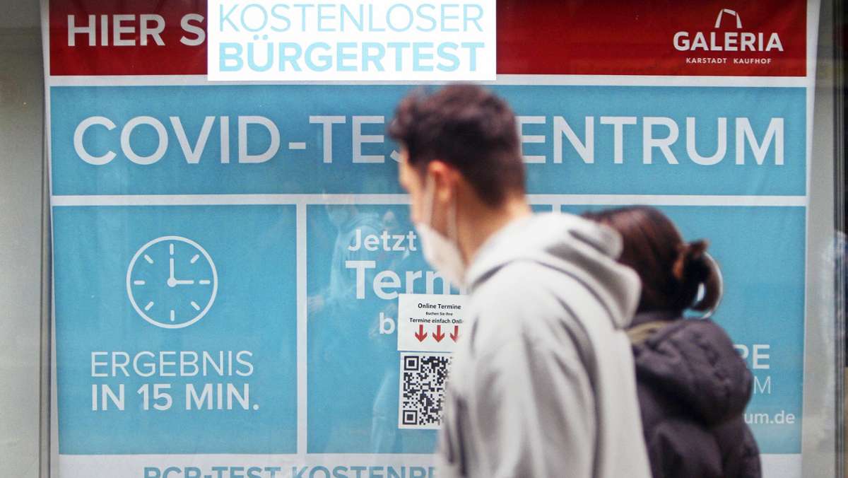 Schnelltests in der Region  Stuttgart: Chaos bei den Teststationen