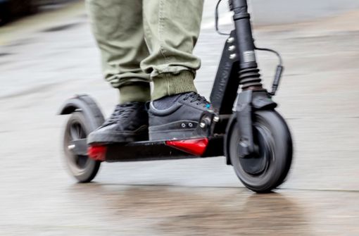Auch der Einsatz von E-Scootern wird in Schorndorf untersucht werden (Symbolbild). Foto: dpa/Christoph Soeder