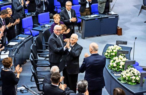 Gemeinsames Gedenken:  Bundespräsident Frank-Walter Steinmeier und Israels Präsident Reuven Rivlin. Foto: dpa/Christoph Soeder