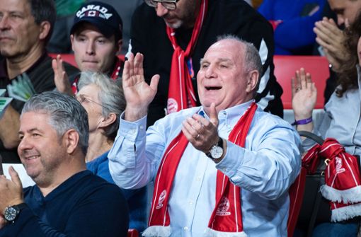 Uli Hoeneß, der Ehrenpräsident der Bayern, könnte laut Berti Vogts auch DFB-Präsident werden. Foto: dpa/Matthias Balk