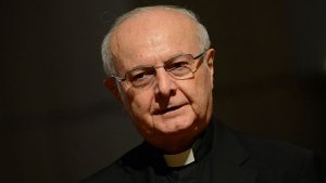 Der Papst hat entschieden: Robert Zollitsch bleibt Erzbischof in Freiburg und Chef der katholischen Bischöfe in Deutschland. Seine Nachfolger in den beiden Ämtern werden im kommenden Jahr gewählt. Foto: dpa