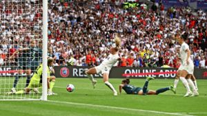 Die Entscheidung in Wembley: Chloe Kelly  erzielt das 2:1 in der Verlängerung gegen die DFB-Elf. Foto: IMAGO//Paul Terry