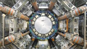Dieser gigantische Magnetkern gehört zum Teilchenbeschleuniger LHC (Large Hadron Collider, Großer Hadronen-Speicherring) am Teilchenforschungszentrums CERN bei Genf. Mehr Impressionen bekommen Sie in unserer Bildergalerie.  Foto: Cern/Pressebild/Werkfoto