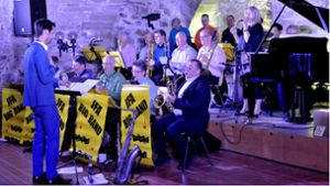 Bei der JFA Big Band war der Schlosskeller gut gefüllt. Foto: Bernd Epple