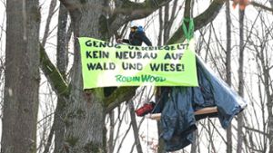 Robin-Wood-Aktivisten besetzen Baum auf Campus