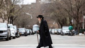 Ein Großteil der Erkrankten sind orthodoxe Juden, die aus religiösen Gründen die Impfung ablehnen. Foto: AFP