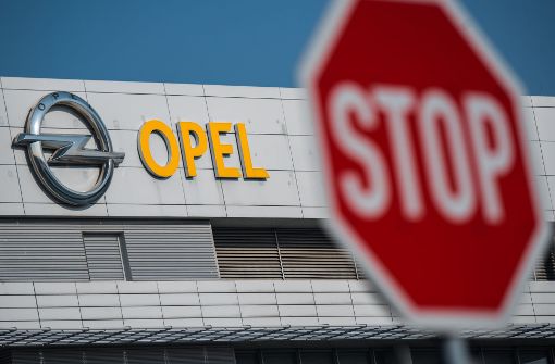 Der Opel-Gesamtbetriebsrat ist verärgert über ein gemeinsames Interview von Konzernleiter Carlos Tavares und Marken-Chef Michael Lohscheller. (Symbolbild) Foto: dpa