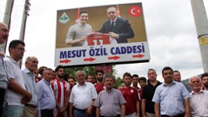 Die Bewohner der türkischen Heimatstadt von Mesut Özils Familie sind stolz auf den Kicker. Foto: Demiroren News Agency