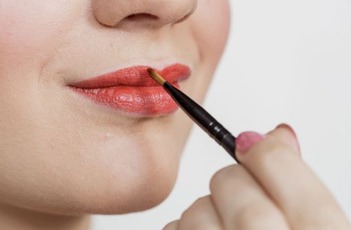 Lippenstift, Mascara, Concealer: Das Geschäft mit der makellosen Oberfläche boomt. Foto: dpa