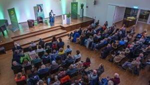 Grünen-Staatssekretär Andre Baumann gehörte zu den Rednern bei der Veranstaltung im Ebersbacher „Credo“. Foto: Giacinto Carlucci