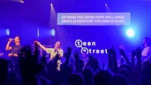 Musik und emotionale Momente beim modernen Gottesdienst Foto: Teen Street