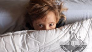 Das Kind ist wach, die Eltern auch. Foto: Gianfranco Bella / Adobe Stock