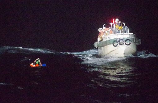 Ein Frachter vor Japan gilt als vermisst. Die japanische Küstenwache hatte am Mittwochabend ein philippinisches Crewmitglied gefunden, nachdem sie ein Notsignal empfangen hatte. Foto: dpa/Uncredited