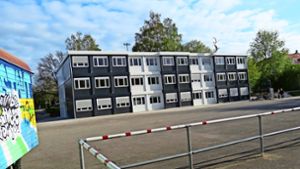 Das neue Heim auf dem Festplatz in Bonlanden ist fertiggestellt. Am Mittwoch sollen dort die ersten Flüchtlinge einziehen. Foto:  