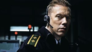 Im dänischen Original spielt Jakob Cedergren den Polizisten, der in einer Notrufzentrale Nachtdienst hat. Foto: dpa/Nikolaj Moeller