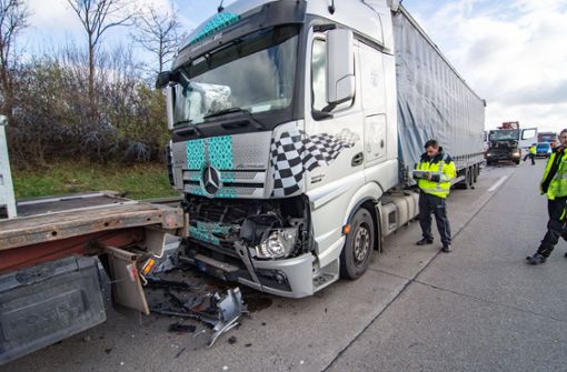 Zwei der beteiligten Fahrzeuge waren nach dem Unfall nicht mehr fahrbereit. Foto: 7aktuell.de/Moritz Bassermann/7aktuell.de | Moritz Bassermann