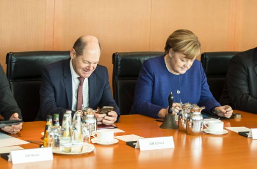 Finanzminister Olaf Scholz und Budneskanzlerin Angela Merkel am Mittwoch im Kabinett: nächste Woche sollen dort die Eckwerte des nächsten Haushalts beschlossen werden. Foto: www.imago-images.de