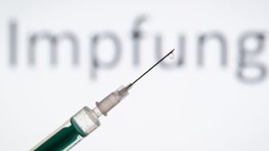 Ohne Impfungen wird die Pandemie nicht in den Griff zu bekommen sein, glauben Experten. Foto: dpa/Friso Gentsch