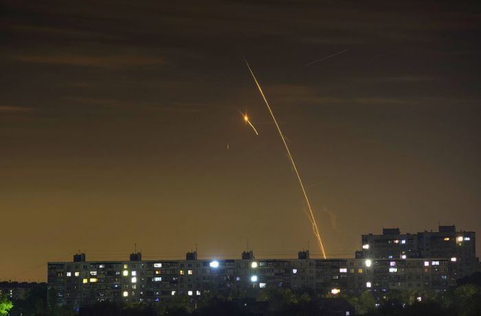 Raketen und Drohnen: Ukraine und Russland melden Angriffe und Explosionen