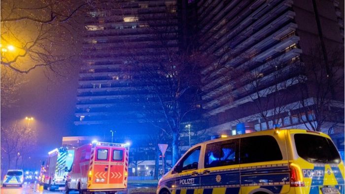 Hochhaus-Brand in Köln: Uni-Center muss evakuiert werden