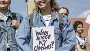 Die Kampagne Who Made My Clothes? setzt sich für mehr Fairness in der Bekleidungsindustrie ein. Foto: imago images/snapshot