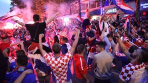 Die Kroaten in Stuttgart hoffen auf eine neue Party nach dem WM-Achtelfinale gegen Dänemark am Sonntag. Foto: Andreas Rosar Fotoagentur-Stuttgart