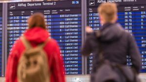 Chaos am Flughafen München – auch Flugbegleiter sind eine Macht, wenn sie streiken. Foto: dpa