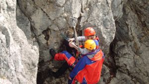 Übungen und Training helfen im Ernstfall: Die Bergwacht Esslingen kümmert sich auch um Rettungen aus unwegsamem Gelände. Foto:  