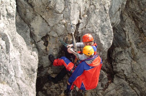 Übungen und Training helfen im Ernstfall: Die Bergwacht Esslingen kümmert sich auch um Rettungen aus unwegsamem Gelände. Foto:  
