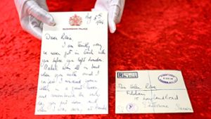 Der handgeschriebene Brief der verstorbenen englischen Königin Foto: dpa/Bernd Weißbrod