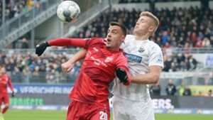 Beim SV Sandhausen hat der VfB Stuttgart mit Philipp Förster (links)  1:2 verloren. Unsere Redaktion hat die Leistungen der VfB-Profis wie folgt bewertet. Foto: Pressefoto Baumann/Hansjürgen Britsch