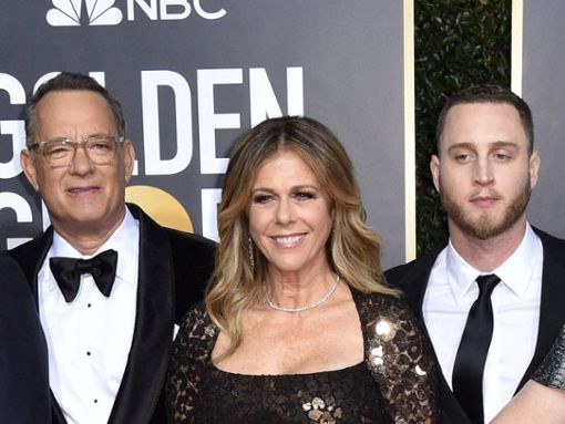 Tom Hanks und Rita Wilson mit ihrem Sohn Chet bei den Golden Globe Awards im Jahr 2020. Foto: imago images/ABACAPRESS