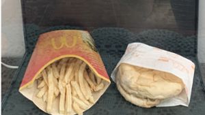 Die Deutsche Umwelthilfe kritisiert die Menge an Verpackungsmüll, die bei McDonald’s entsteht. (Archivbild) Foto: AFP/ANGELIKA OSIEWALSKA