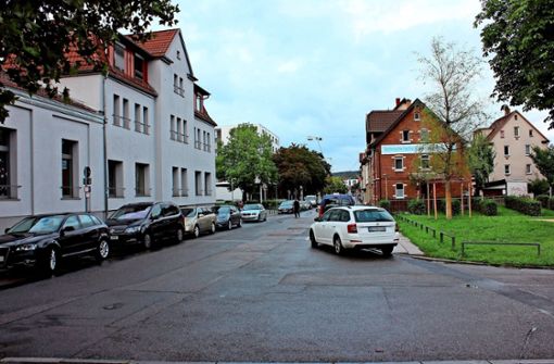 Die Stadt will die Fahrbahnbereich vor  der Kita Stuttgarter Straße 3 umgestalten und  teilweise neu pflastern. Foto: Archiv Georg Friedel