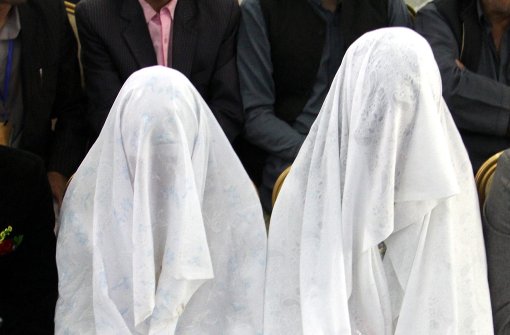 Junge afghanische Mädchen bei einer kollektiven Eheschließung in Afghanistan Foto: EPA