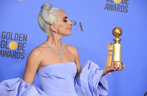 Lady Gaga hat den Golden Globe für den besten Filmsong gewonnen. Mit „Shallow“ sang sie sich in die Herzen der Jury. Und mit ihrem Look sorgte sie wieder einmal für Aufsehen. Foto: AP